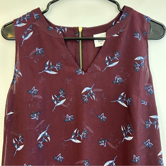 CAbi Icy Floral Burgundy Sleeveless V-neck Flowy Blouse/Tank Size XS - Picture 4 of 11